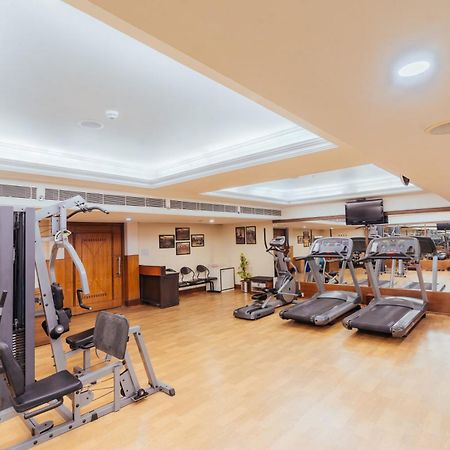 The Piccadily Hotell Lucknow Exteriör bild