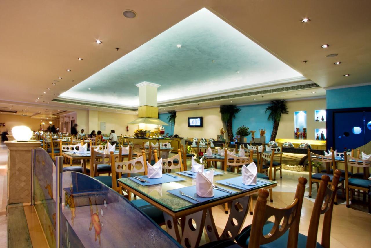The Piccadily Hotell Lucknow Exteriör bild