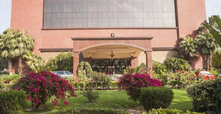 The Piccadily Hotell Lucknow Exteriör bild